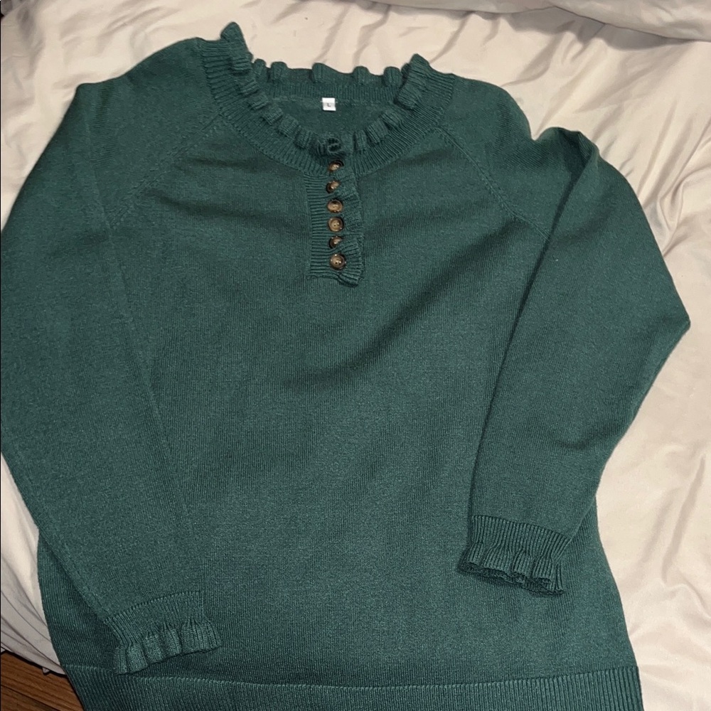 Dark green sweater with ruffle detail - size large